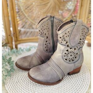 Women’s Patron Mexico Rose Gray Leather Cutout Heeled Boots Size 7.5